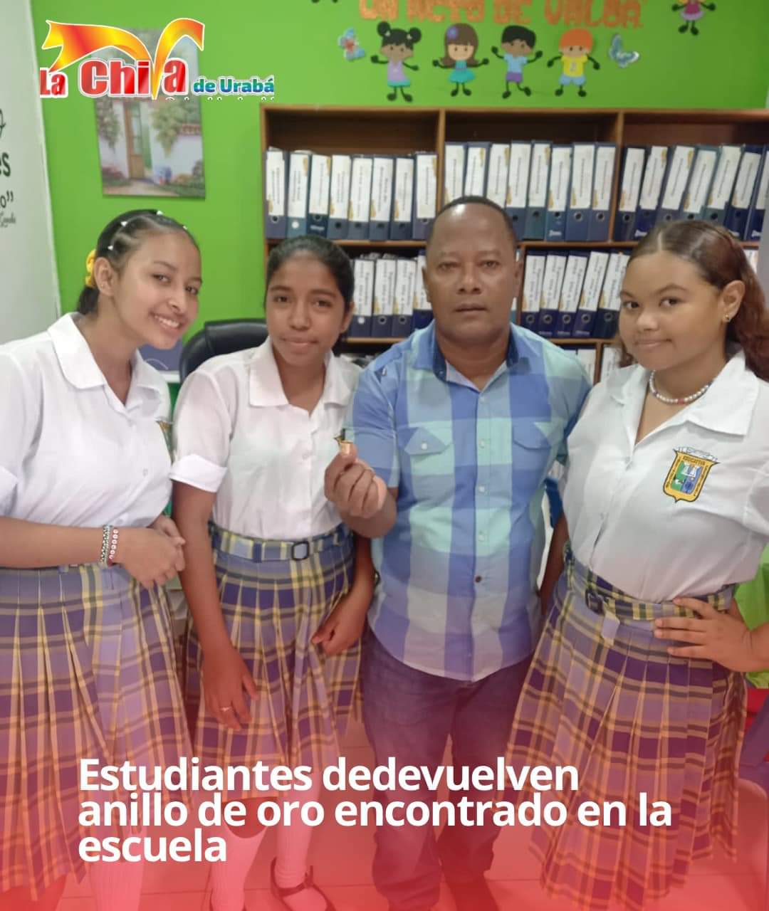 Estas tres niñas  estudian para ser honradas, devolvieron un anillo