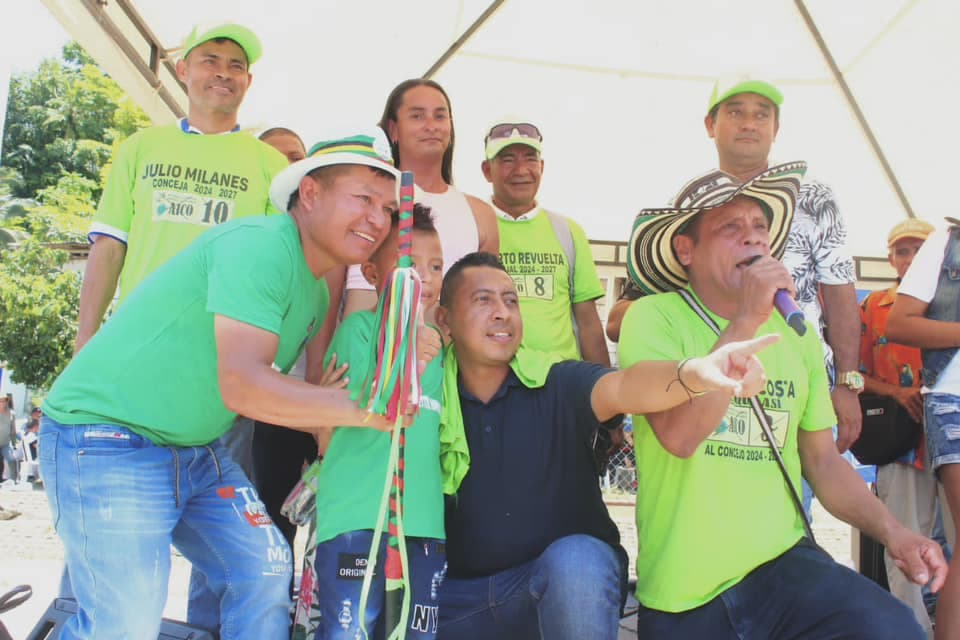 Adolfo Romero recibió respaldo a su candidatura de Mira y campesinos de San José