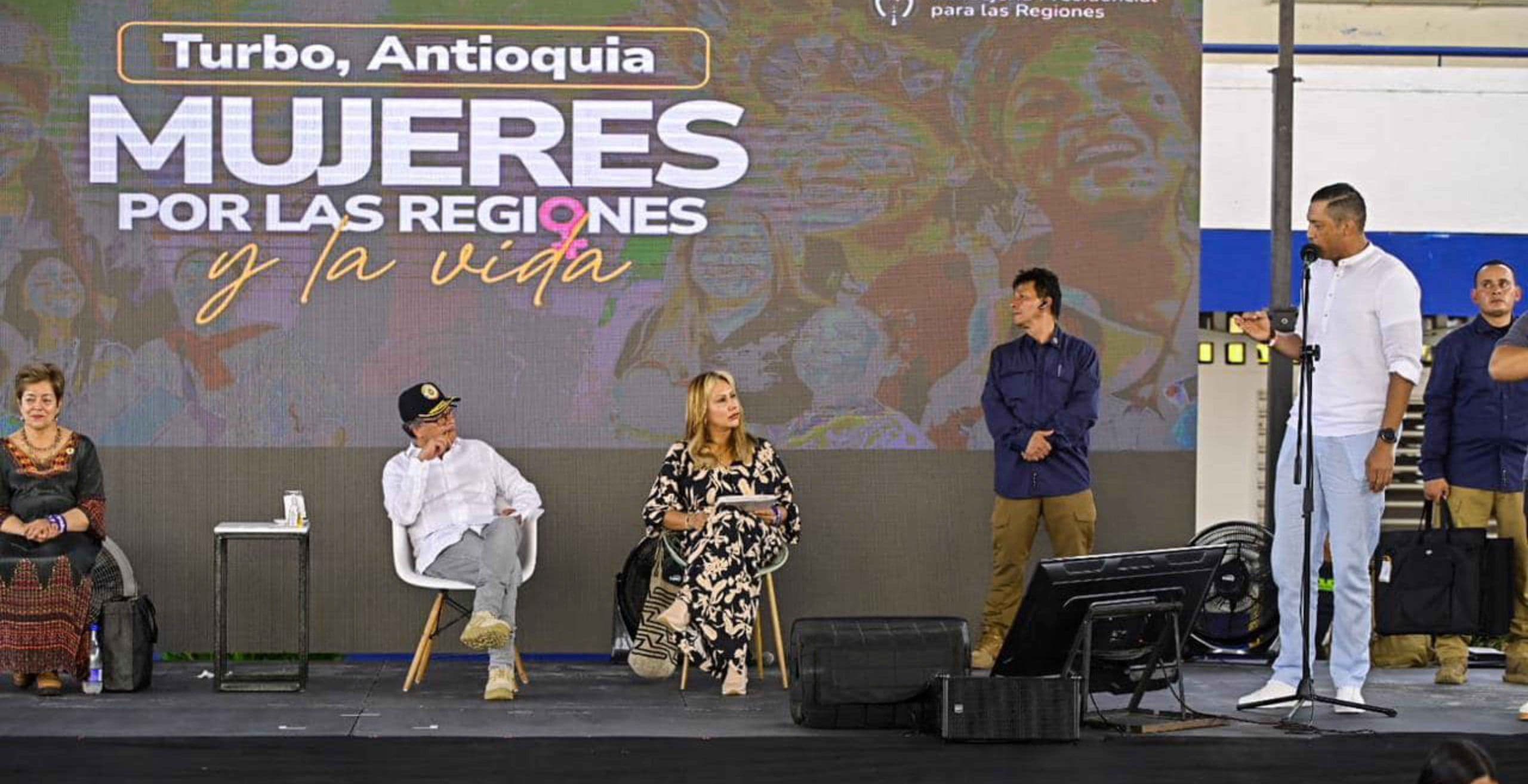 Presidente Petro destacó el papel de las mujeres durante el evento ‘Mujeres por las Regiones y por la Vida’ en Turbo