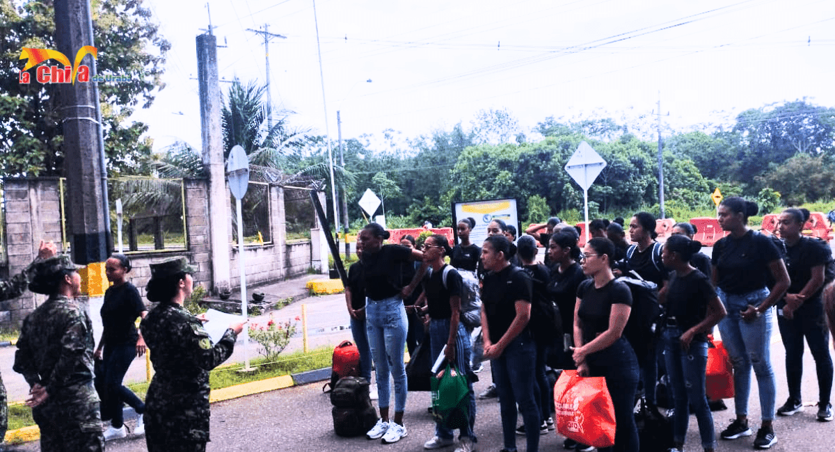 Mujeres de Urabá se pusieron el uniforme de la Patria