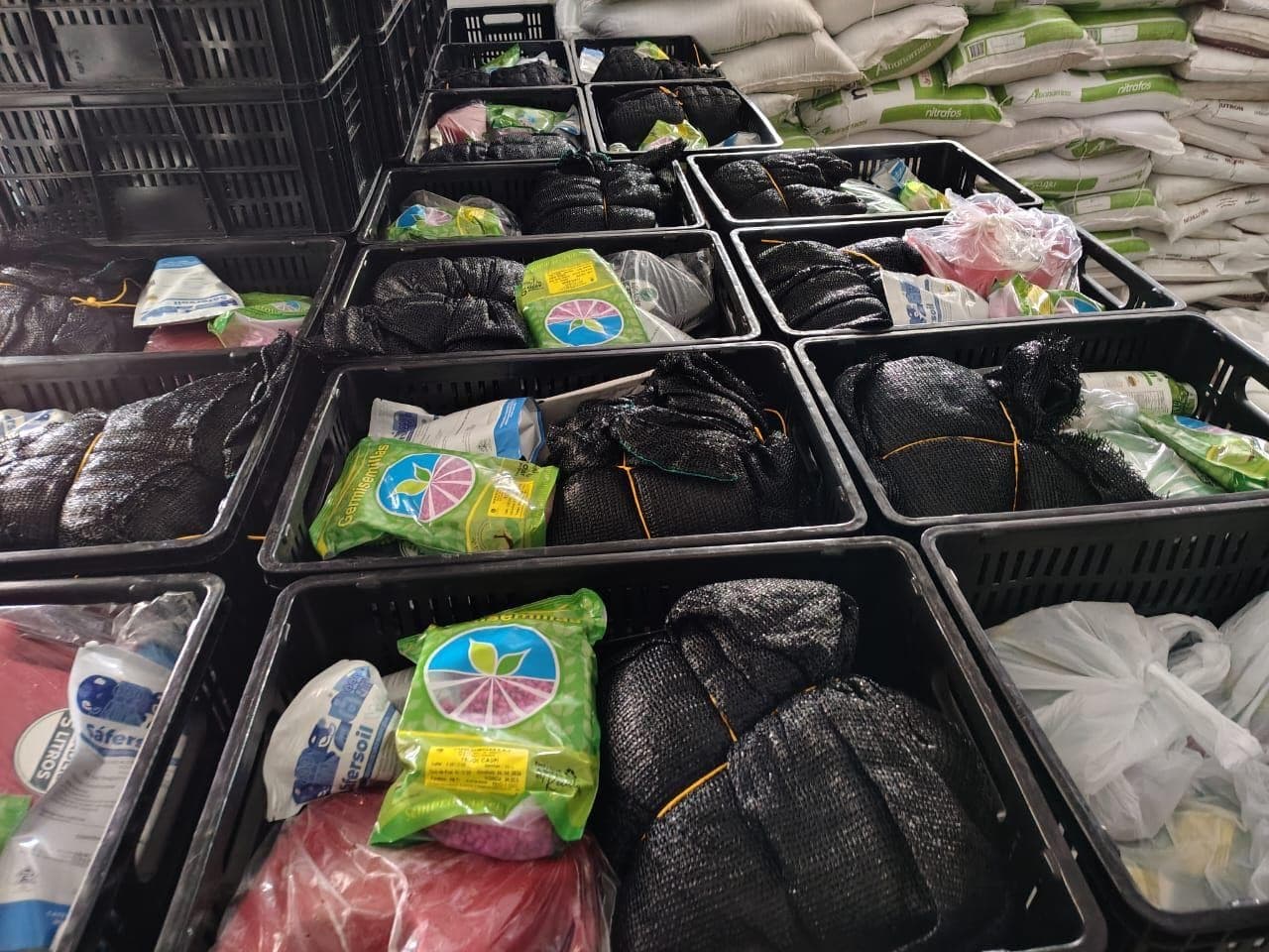 Gobernación de Antioquia entregó kits alimentario a familias afectadas por lluvias en Urabá